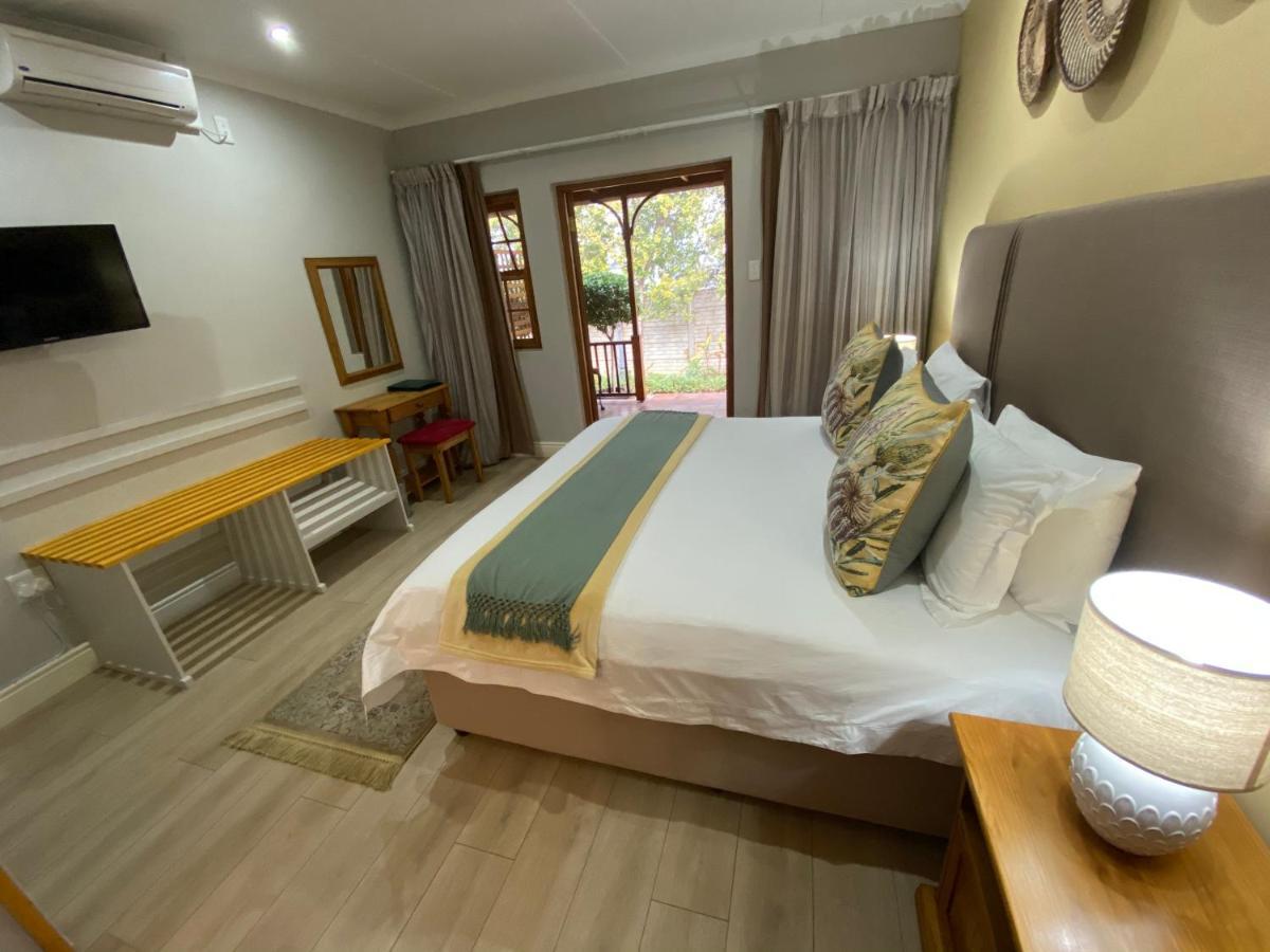 88 Baron Van Reede Guesthouse Oudtshoorn Exterior photo